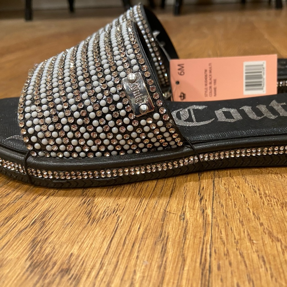 Juicy couture flip flops